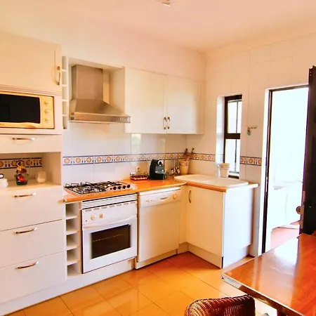 Lovelystay - Alto Dos Calicos 2br House With Garden Сasa de vacaciones Albufeira