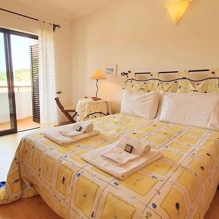 Lovelystay - Alto Dos Calicos 2br House With Garden Vakantiehuis Albufeira