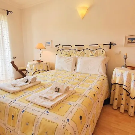 Lovelystay - Alto Dos Calicos 2br House With Garden Vakantiehuis *