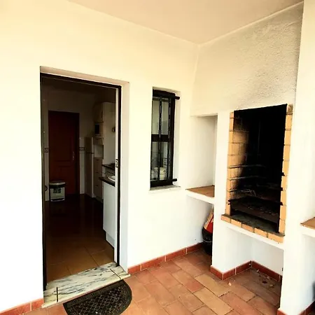 Lovelystay - Alto Dos Calicos 2br House With Garden Vakantiehuis *